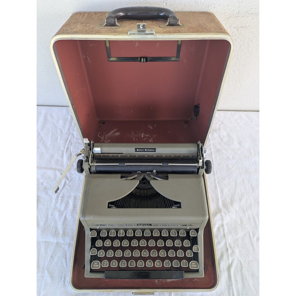 Beautiful 1949 Royal Quiet De Luxe Portable Typewriter w Case - Vintage MCM